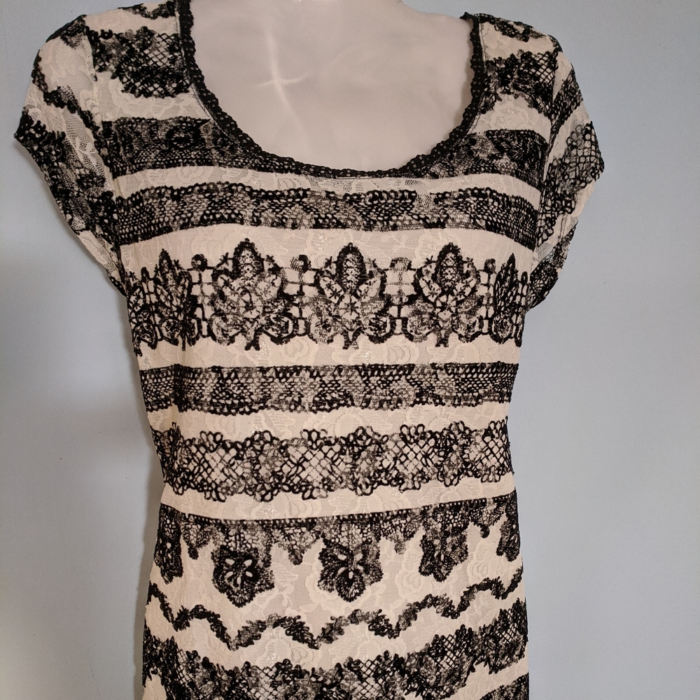 Women's Elle lace inlay black cream blouse small